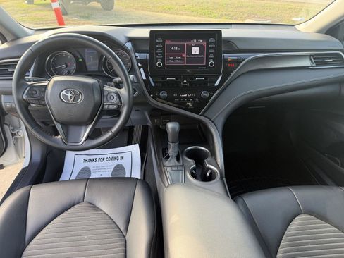 Used 2024 Toyota Camry SE w/ Convenience Package image 16