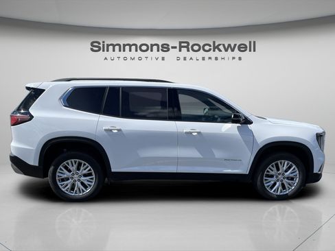 Used 2025 GMC Acadia Elevation w/ Elevation Premium Package AWD/4WD image 6