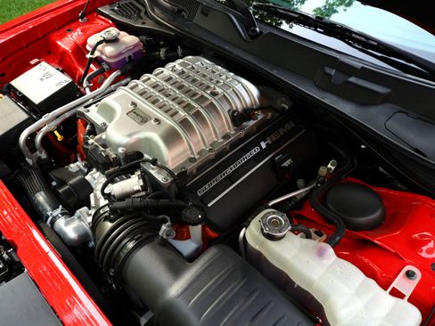 Used 2017 Dodge Challenger SRT Hellcat image 39