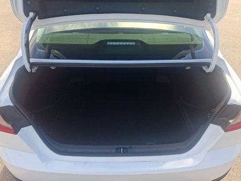 Used 2025 Toyota Camry LE image 31