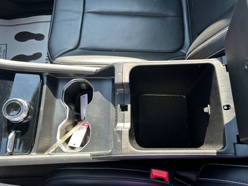 Used 2024 Jeep Grand Cherokee L Limited w/ Luxury Tech Group II image 21