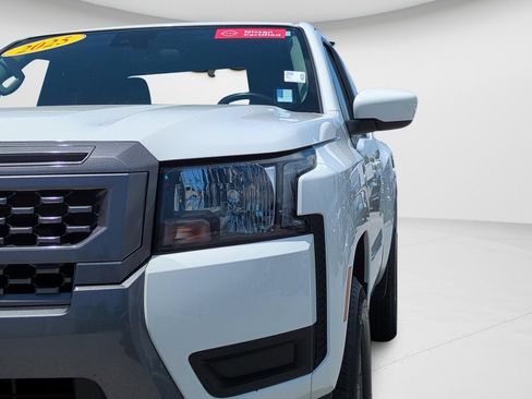 Certified 2025 Nissan Frontier SV RWD image 25