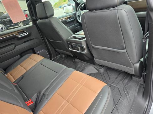 Used 2024 Chevrolet Silverado 1500 High Country w/ High Country Premium Package AWD/4WD image 34