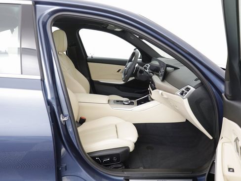 Certified 2025 BMW 330i xDrive Sedan w/ Convenience Package image 18