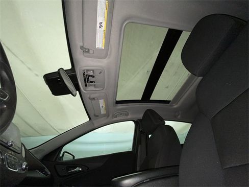 Used 2024 Chevrolet Malibu LT image 22