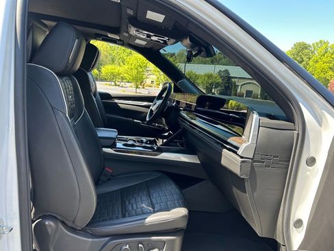 Used 2025 Cadillac Escalade Sport Platinum AWD/4WD image 63