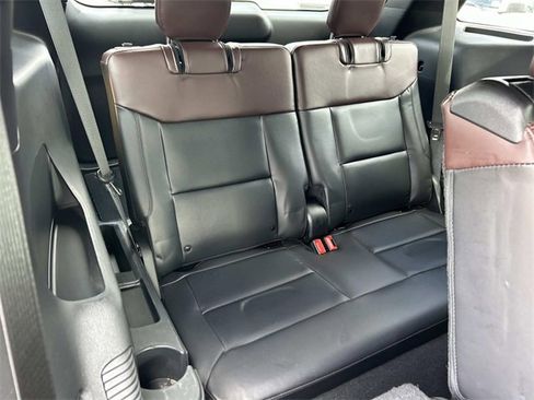 Used 2023 Ford Explorer Platinum w/ Class IV Trailer Tow Package image 27