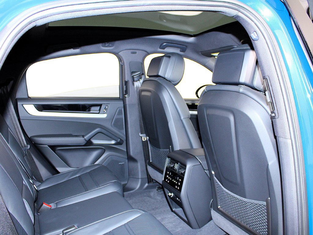 Certified 2026 Porsche Cayenne S AWD/4WD image 22