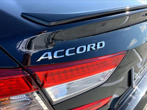 Used 2020 Honda Accord Sport image 9