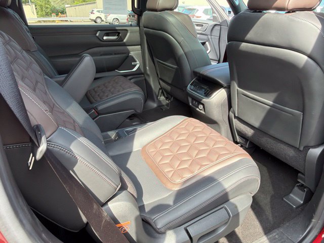 Used 2025 Nissan Armada Platinum AWD/4WD image 23