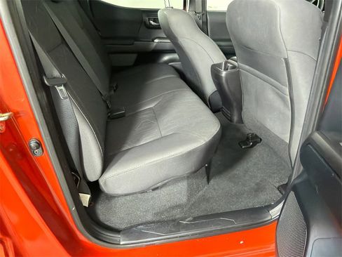 Used 2016 Toyota Tacoma TRD Sport image 16