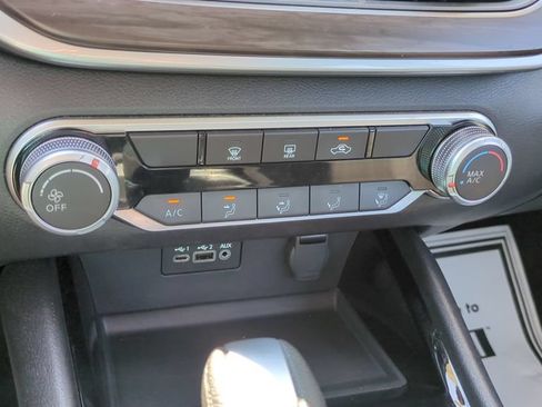 Used 2024 Nissan Altima 2.5 SV FWD image 19