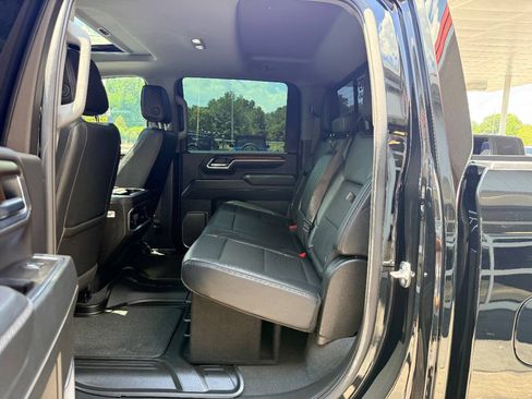 Used 2025 GMC Sierra 3500 Denali w/ Denali Reserve Package AWD/4WD image 37
