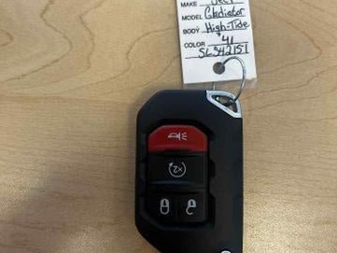 Used 2025 Jeep Gladiator Sport AWD/4WD image 4