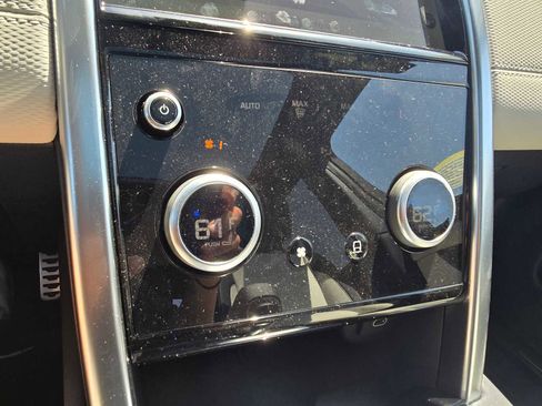 New 2023 Land Rover Discovery Sport SE R-Dynamic image 31