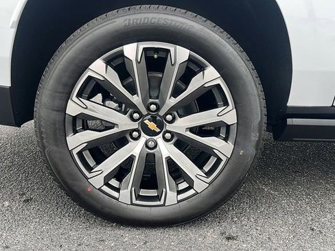 New 2026 Chevrolet Suburban High Country image 10