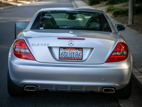 Used 2009 Mercedes-Benz SLK 300 image 5