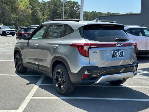 New 2026 Kia Seltos EX FWD image 9