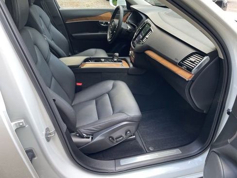 Used 2024 Volvo XC90 T8 Plus AWD/4WD image 11