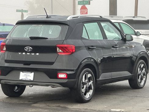 New 2026 Hyundai Venue SEL image 4