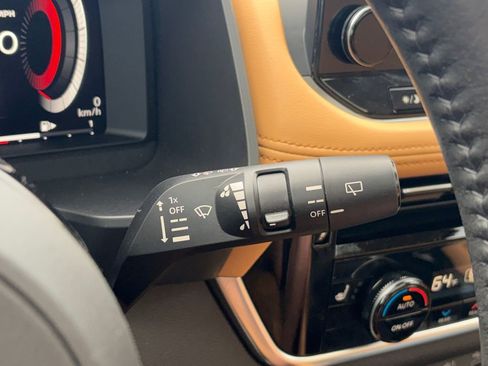 Used 2022 Nissan Rogue Platinum w/ Head-Up Display Package image 16