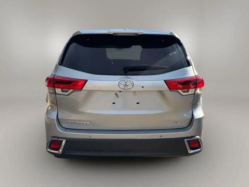 Used 2019 Toyota Highlander Limited image 4