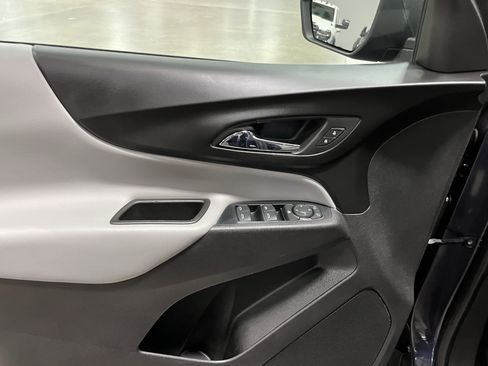Used 2019 Chevrolet Equinox LS AWD/4WD image 16