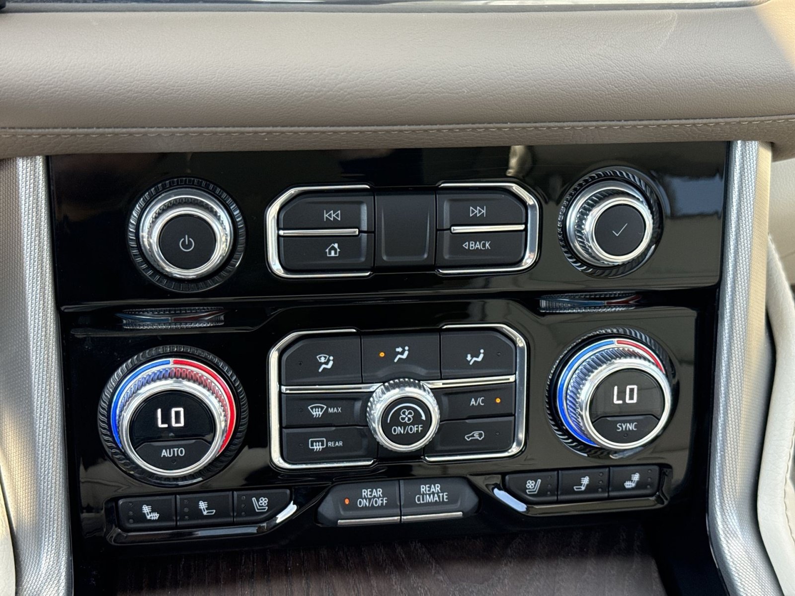 Used 2023 GMC Yukon Denali AWD/4WD image 22