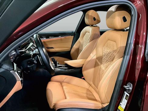Used 2023 BMW 530i xDrive w/ Premium Package AWD/4WD image 8