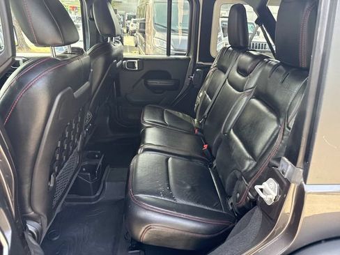 Used 2018 Jeep Wrangler Unlimited Rubicon AWD/4WD image 13