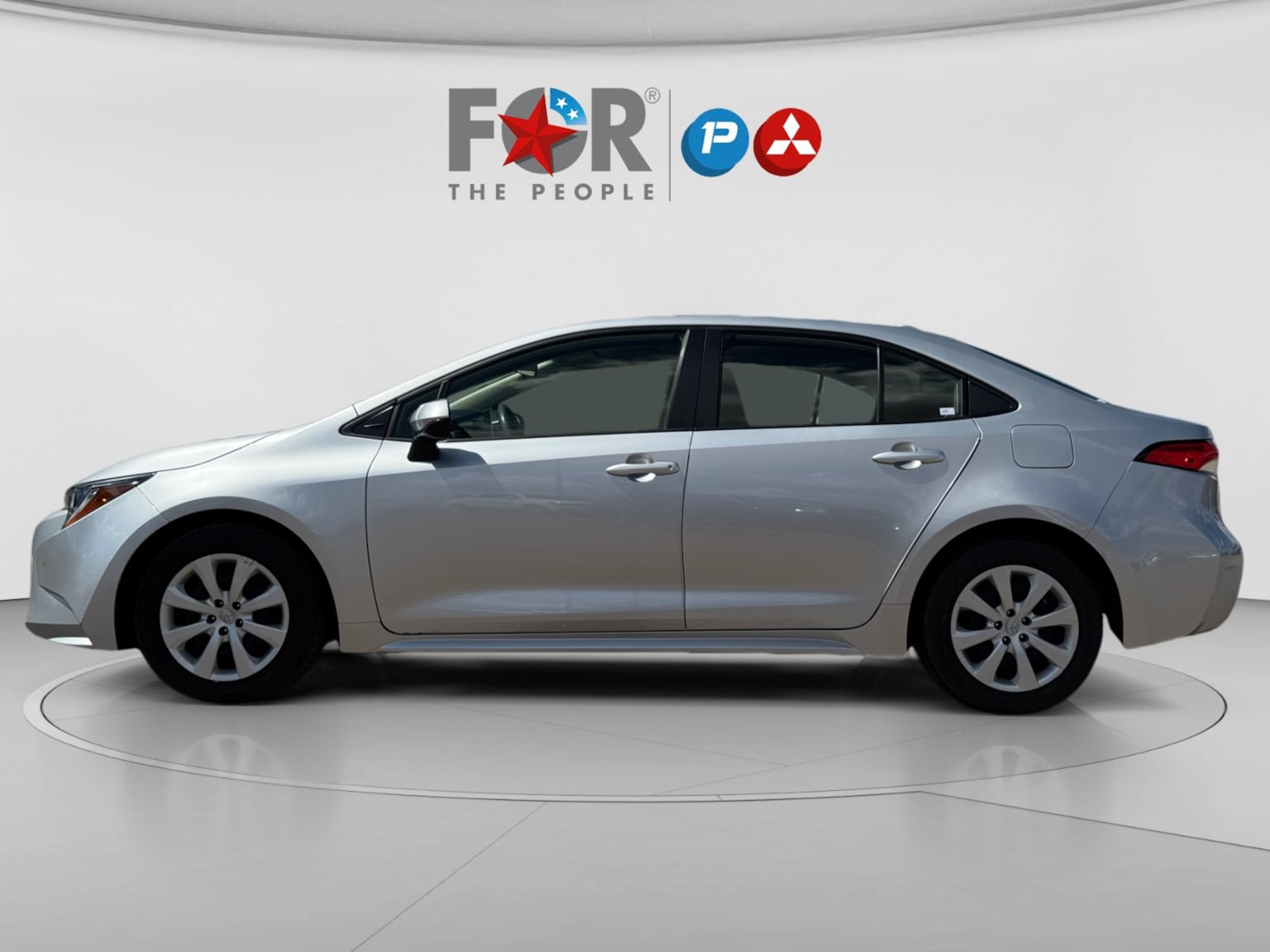 Used 2026 Toyota Corolla LE FWD image 2