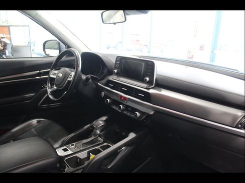 Used 2021 Kia Telluride LX AWD/4WD image 25