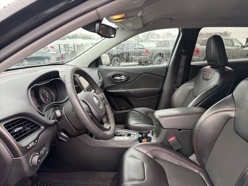 Certified 2022 Jeep Cherokee Trailhawk w/ Trailer Tow Group image 7