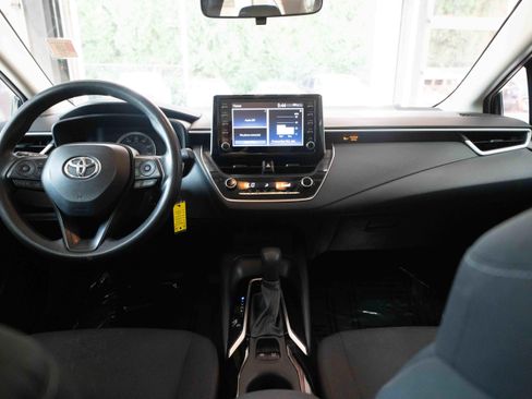 Used 2020 Toyota Corolla LE FWD image 20