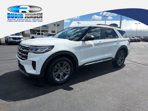 Used 2025 Ford Explorer Active w/ Active Comfort Package AWD/4WD image 1