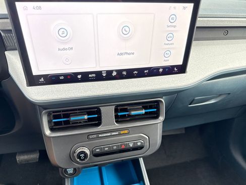 New 2025 Ford Maverick XLT w/ XLT Luxury Package image 9