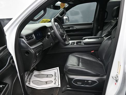 Used 2024 Jeep Wagoneer Series II AWD/4WD image 22