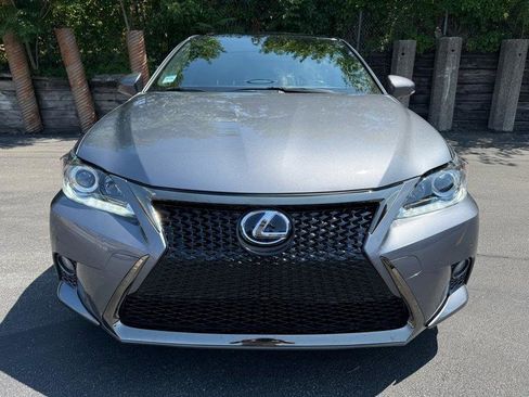 Used 2015 Lexus CT 200h w/ Navigation Package FWD image 3