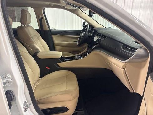 Used 2022 Jeep Grand Cherokee L Limited image 26