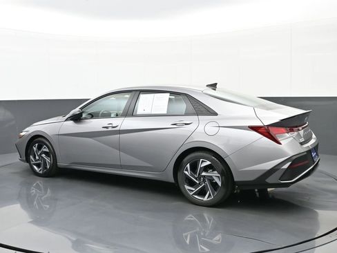 Certified 2025 Hyundai Elantra Sport image 6