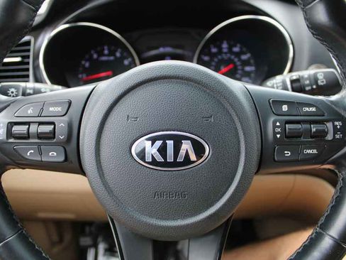 Used 2019 Kia Sedona EX FWD image 16