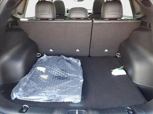 New 2025 Jeep Compass Trailhawk image 8