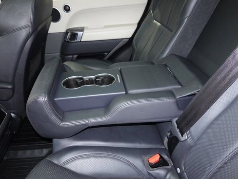 Used 2017 Land Rover Range Rover Sport HSE image 23