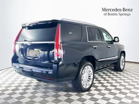 Used 2017 Cadillac Escalade Platinum AWD/4WD image 7
