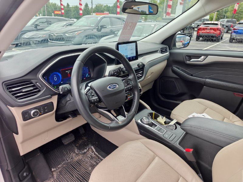 Used 2022 Ford Escape SEL w/ Technology Package AWD/4WD image 10