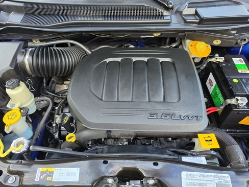Used 2019 Dodge Grand Caravan SE FWD image 38