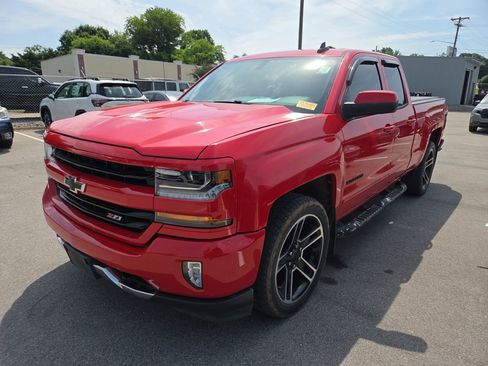 Used 2017 Chevrolet Silverado 1500 LT w/ LPO, Black Pack AWD/4WD image 10