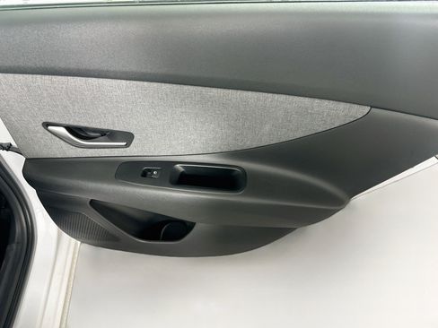 Used 2024 Hyundai Elantra Limited FWD image 30