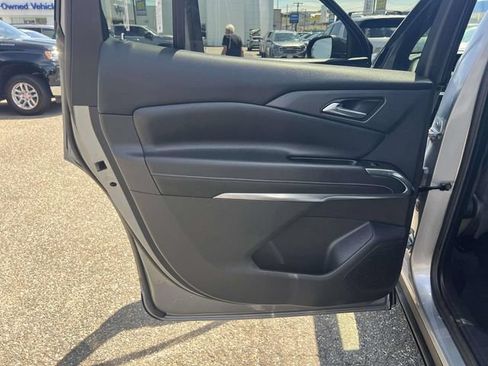 Used 2024 Chevrolet Traverse LS FWD image 16