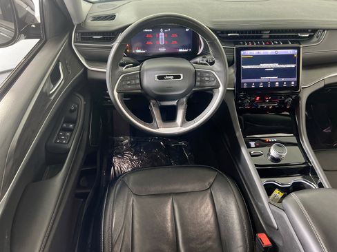 Used 2023 Jeep Grand Cherokee Limited AWD/4WD image 22